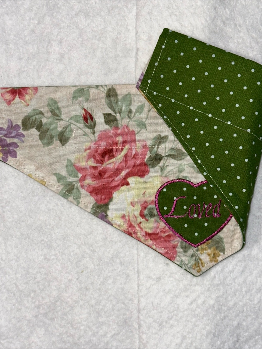 Handmade Reversible Floral 'Loved' Green Heart Dog Scarf- Pet Accessory size Med - Picture 4 of 6
